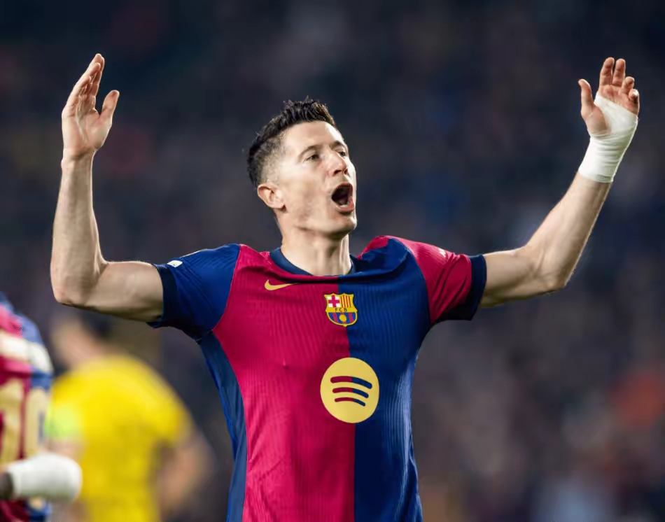 关于莱万多夫斯基重返赛场，大比分获胜首场状态出色，巴黎圣日耳曼观众沸腾！全场沸腾不已的信息爱游戏手游平台