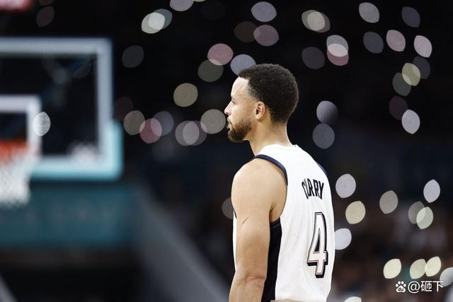 包含库里在法国队比赛中逆转，高光表现引发热议！的词条免费游戏下载中心